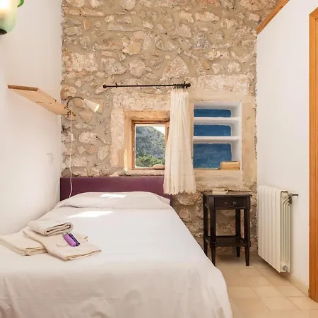 Hotel Petit Hostatgeria La Victoria 3*