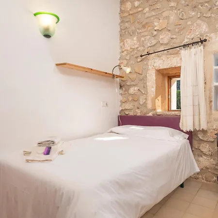 Hotel Petit Hostatgeria La Victoria 3*
