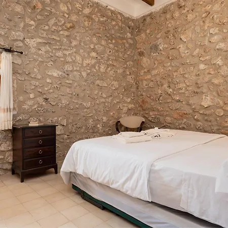 Petit Hostatgeria La Victoria 3*