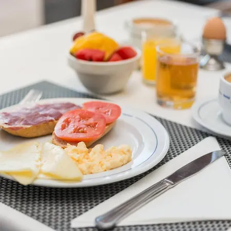 Hotel Petit Hostatgeria La Victoria 3*